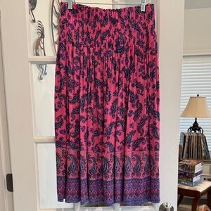 5/$20 Scoop size M gauze paisley maxi skirt on bright pink background.